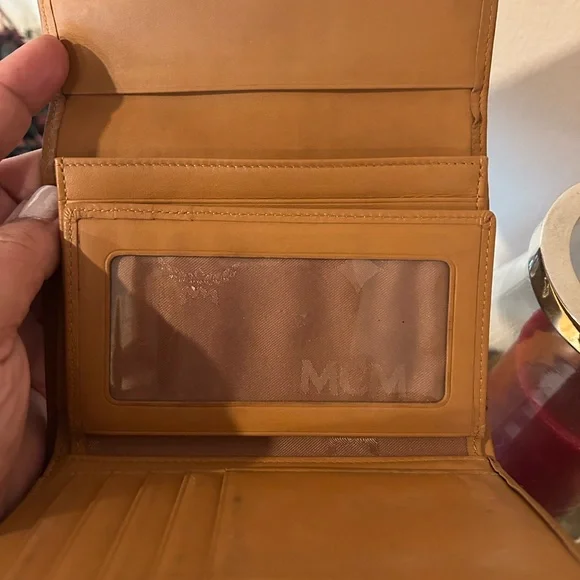 MCM Wallet - Pre-Loved - Picture 7 of 11